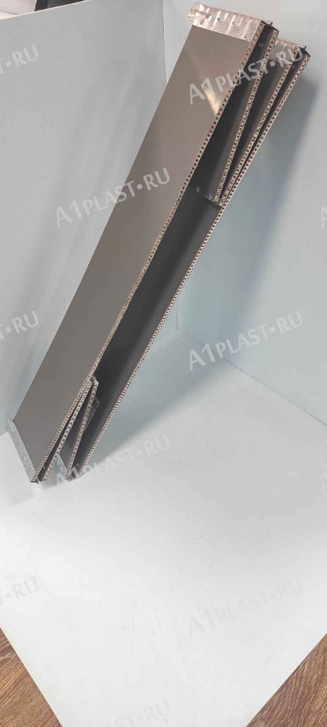 proizvodstvo-plastikovyh-bortov-dlya-pallet.jpg